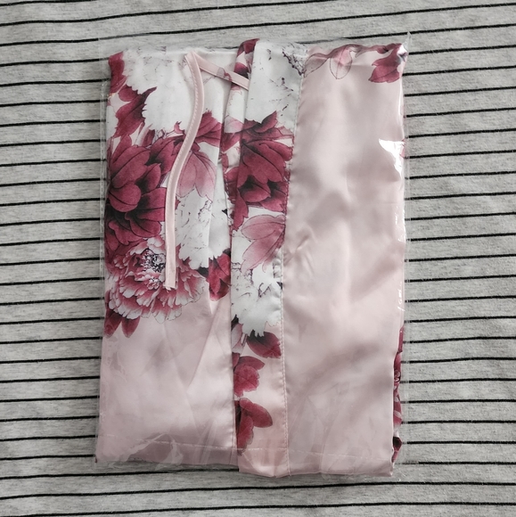 Pink Bridal Robe - Picture 2 of 3